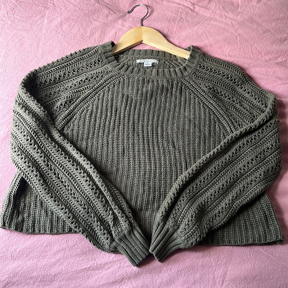 Kitted, army green sweater, no holes, no stains, used.
